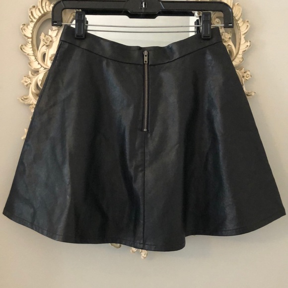 Leather skirt - Picture 3 of 5